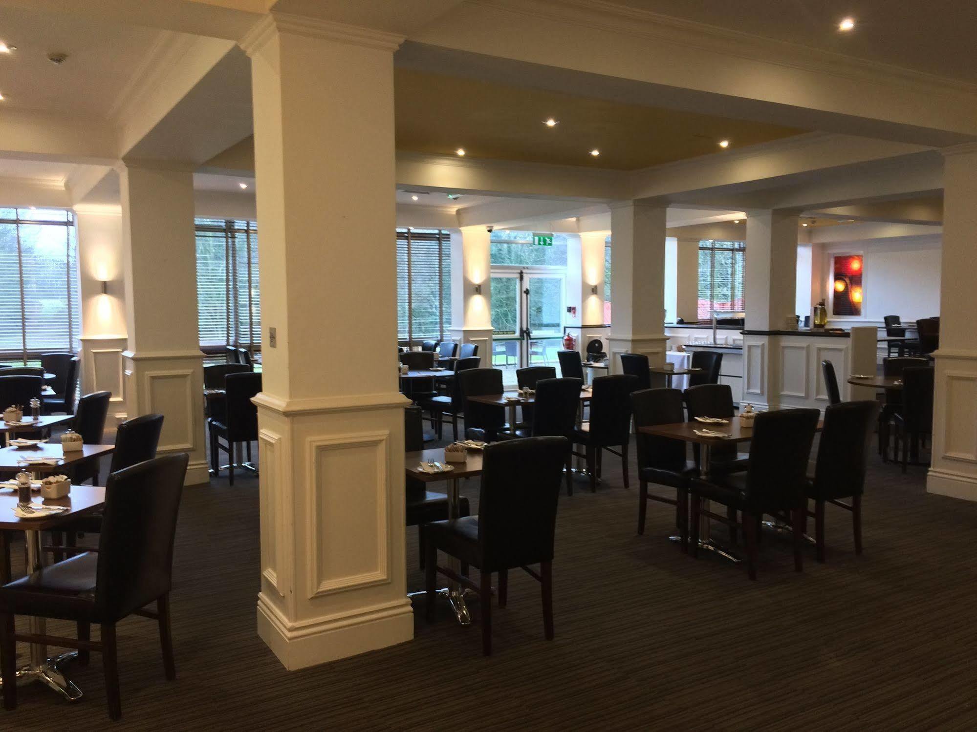 Yorkshire Gateway Hotel South Milford Esterno foto